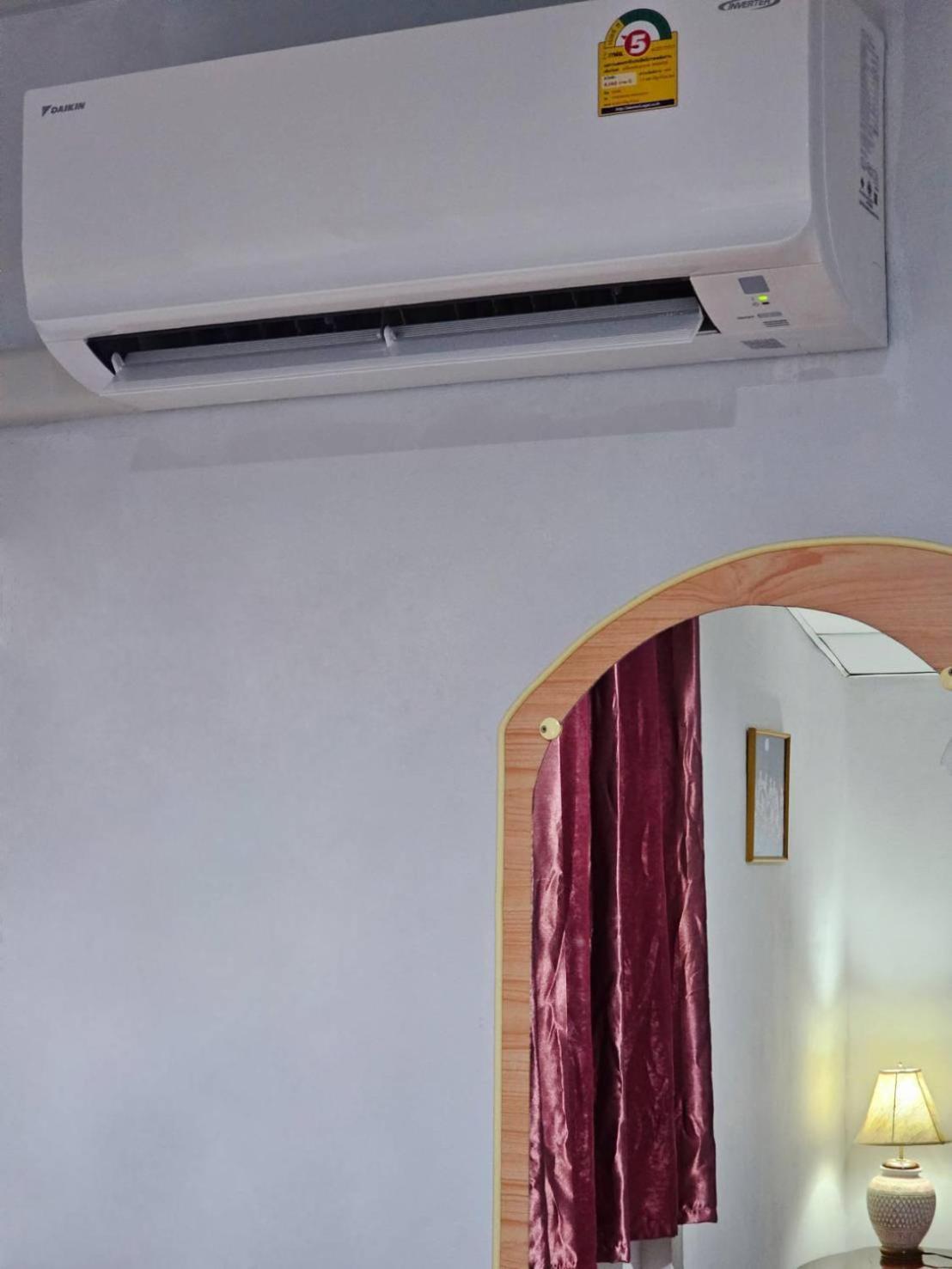 P.California Inter Hostel Nang Rong Екстер'єр фото