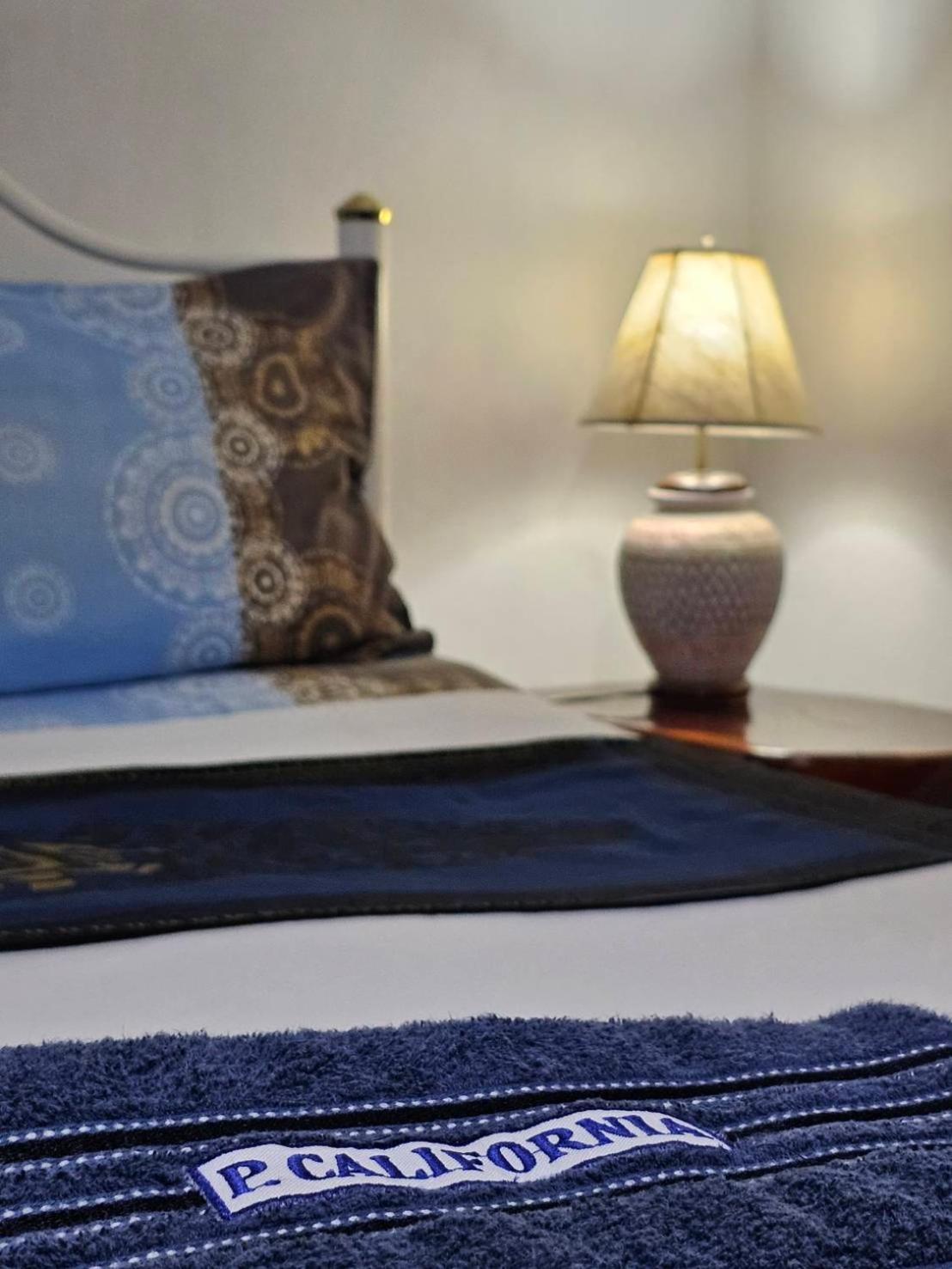 P.California Inter Hostel Nang Rong Екстер'єр фото