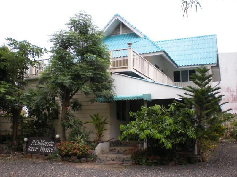 P.California Inter Hostel Nang Rong Екстер'єр фото