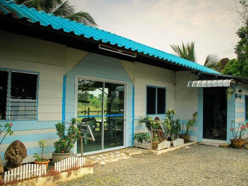 P.California Inter Hostel Nang Rong Екстер'єр фото